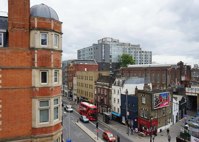 Walrus Bar AndHostal